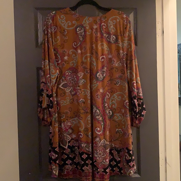 Tunic gold, black, green and red paisley and deco design - Picture 3 of 4